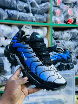 Sports Shoes