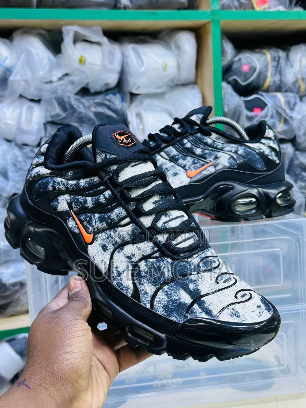 Sports Shoes
