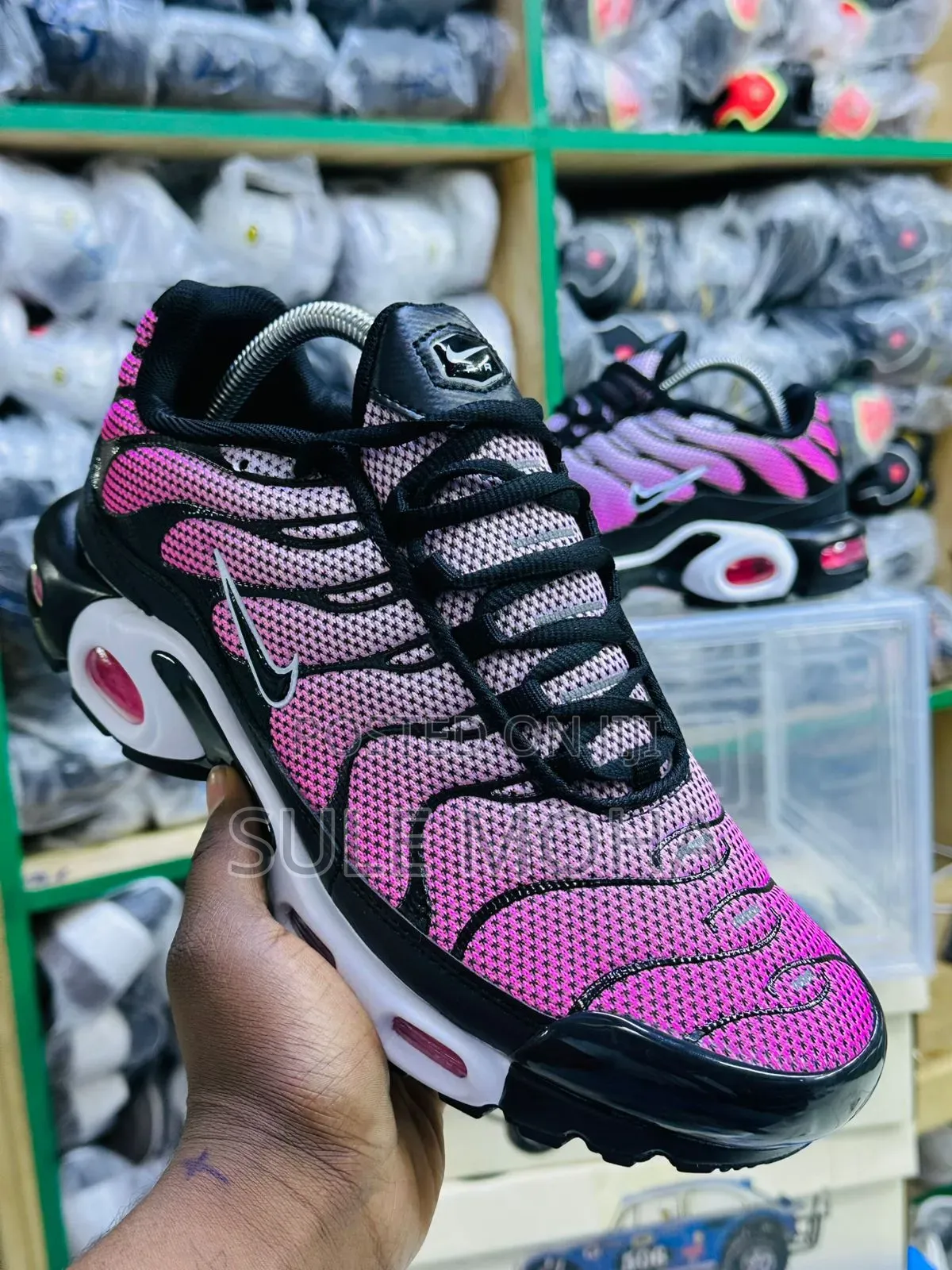Sports Shoes