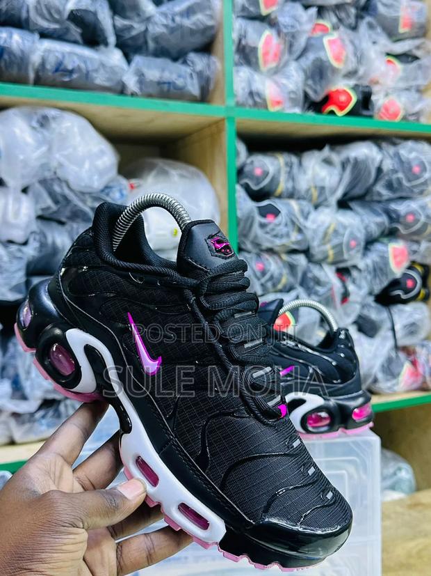 Sports Shoes - thumbnail 17