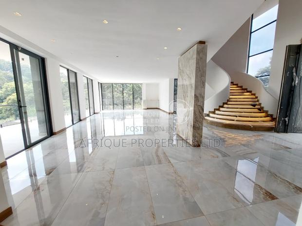 5bdrm Mansion in Nyari for sale - thumbnail 3