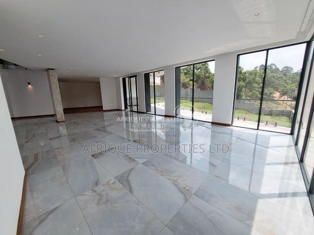 5bdrm Mansion in Nyari for sale - thumbnail 4