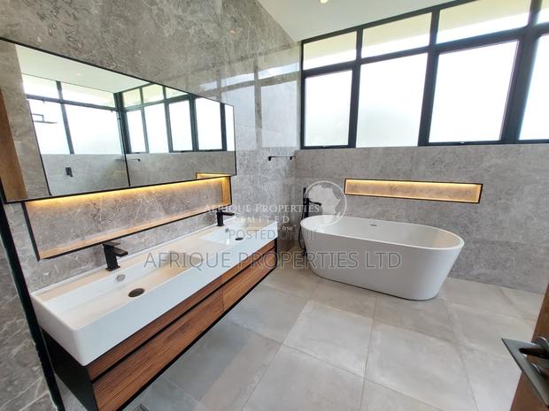 5bdrm Mansion in Nyari for sale - thumbnail 15