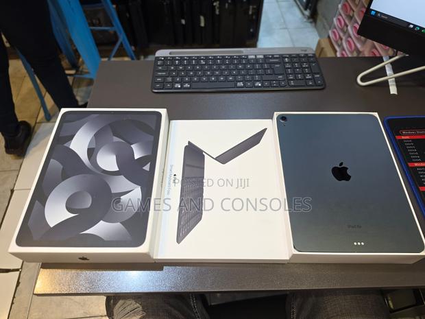 Apple iPad Air 64 GB Gray