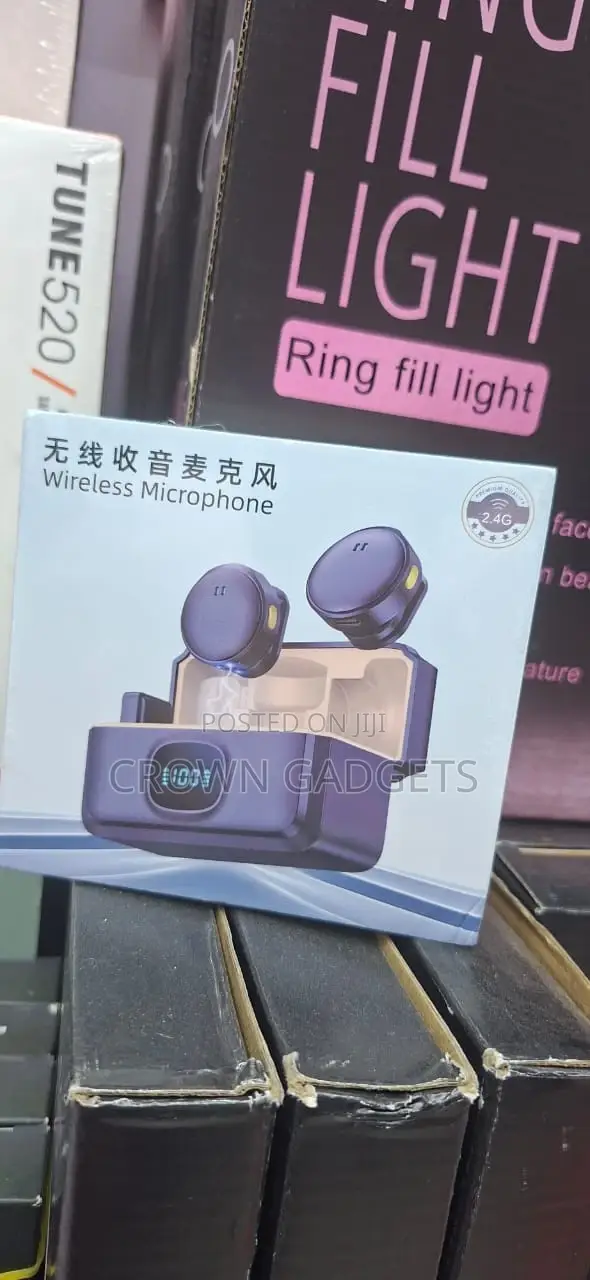 Q8 Dual Wireless Microphone With Digital Battery Display