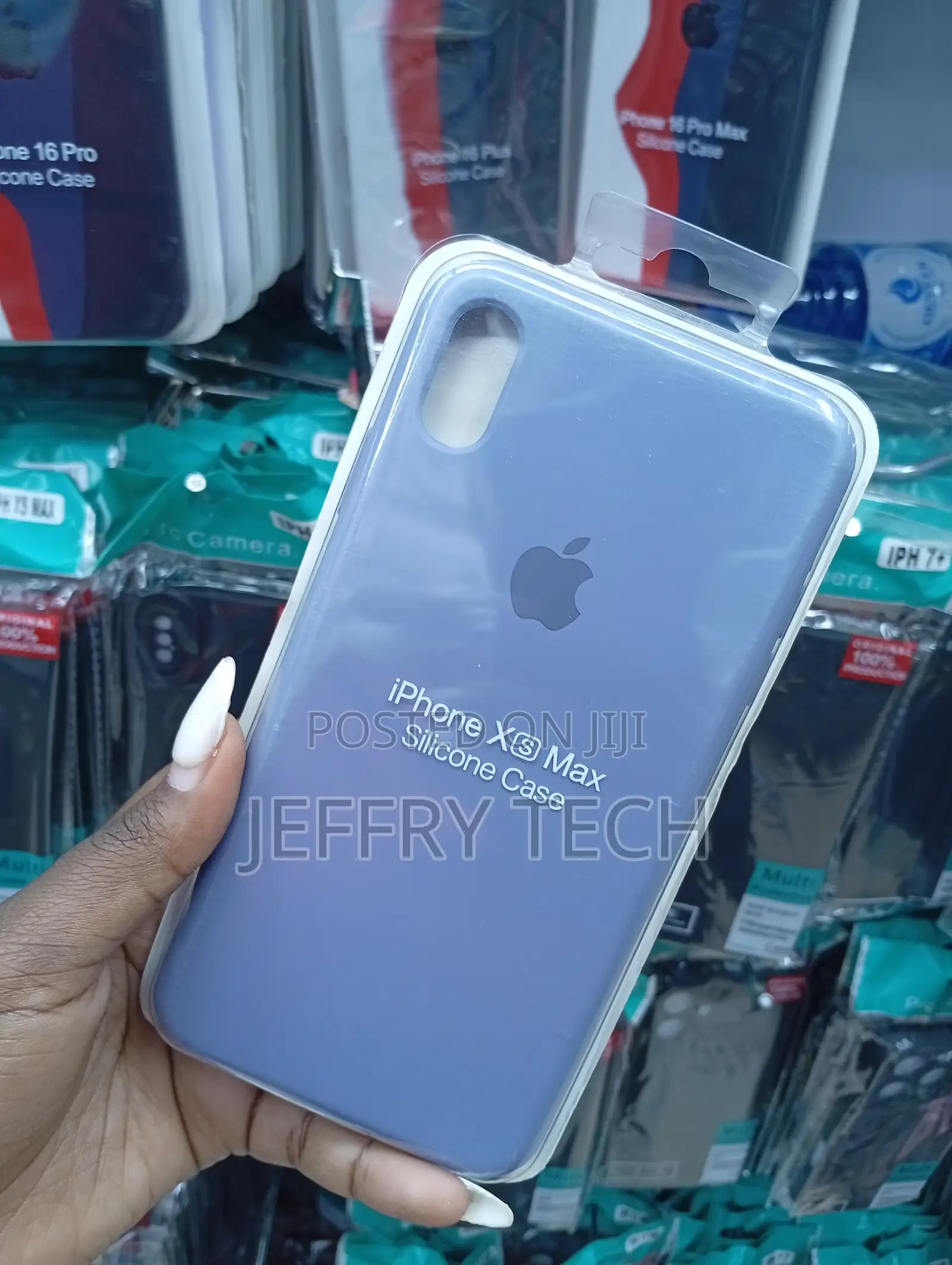 iPhone Xs Max in Purple Case
