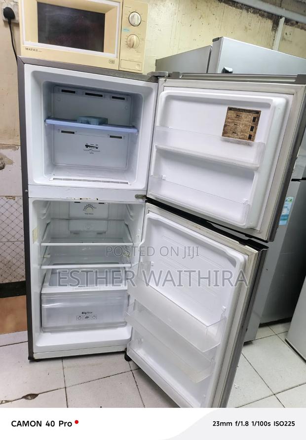Medium Fridge Samsung Eclectic Use - thumbnail 2