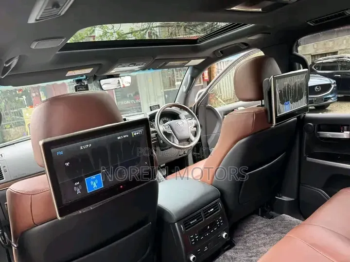 Toyota Land Cruiser 4.6 V8 ZX 2018 Black