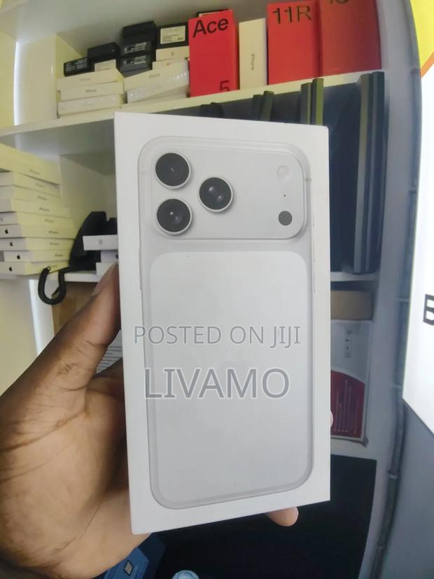 New Apple iPhone 17 Pro Max 256 GB Silver