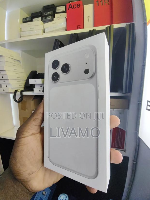 New Apple iPhone 17 Pro Max 256 GB Silver - thumbnail 2
