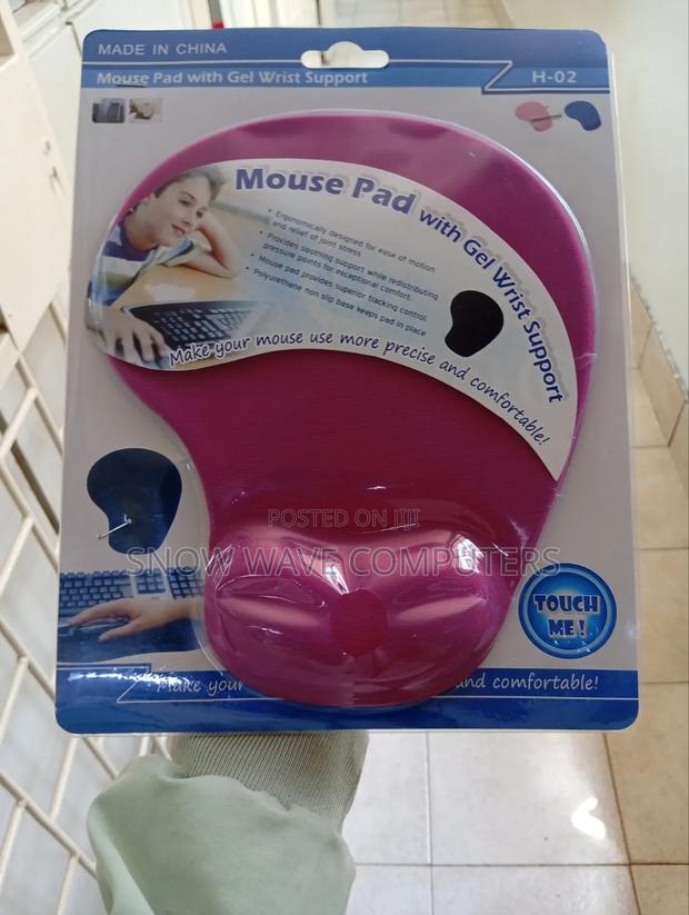 Ergonomic Mouse Pad With Gel Wrist Support