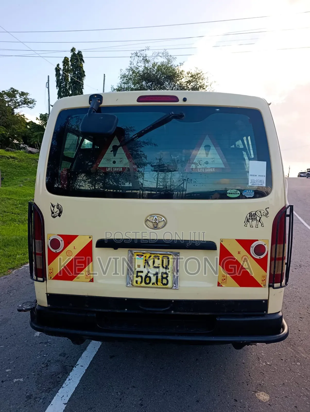 Toyota HiAce 2012 Off white