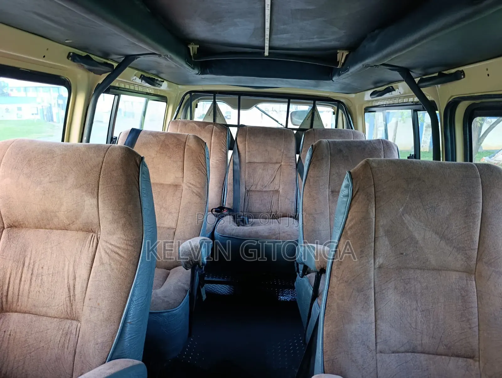 Toyota HiAce 2012 Off white