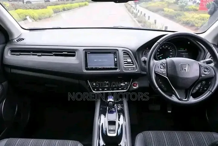 Honda Vezel 1.5 4WD 2018 Matt Black