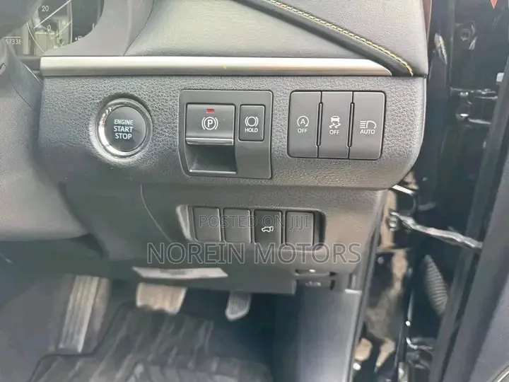 Toyota Harrier 2.0 2018 Black