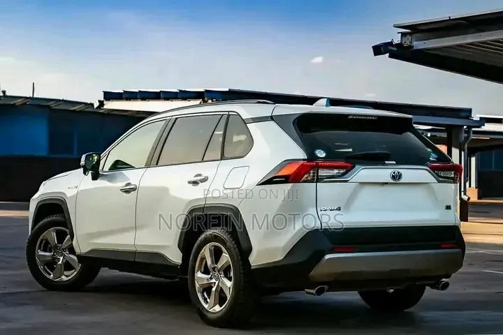Toyota RAV4 Adventure AWD 2020 Off white