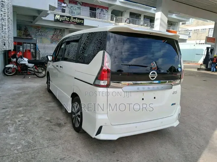 Nissan Serena 2018 White