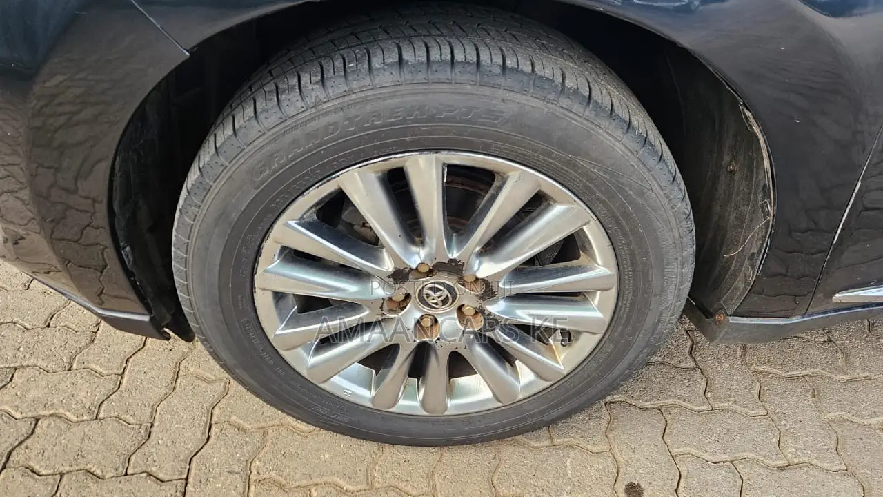 Toyota Harrier 2.0 2014 Black