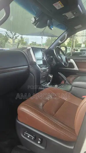 Toyota Land Cruiser 4.6 V8 ZX 2019 Brown