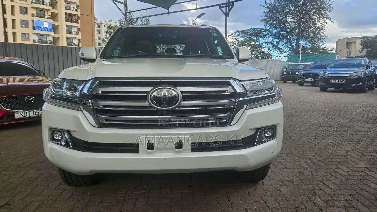 Toyota Land Cruiser 4.6 V8 ZX 2019 Brown
