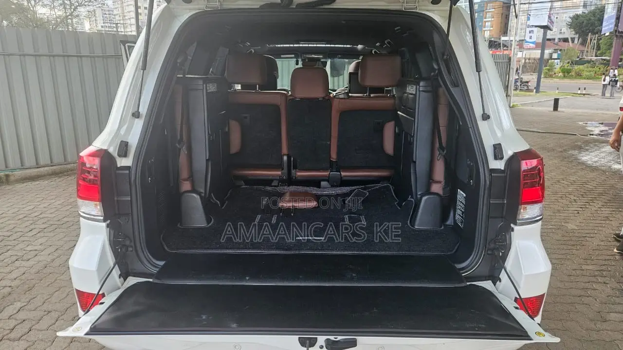 Toyota Land Cruiser 4.6 V8 ZX 2019 Brown