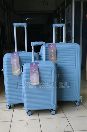 *3 in 1 Luxurious Unbreakable Suitcase With Double Zip Size 1