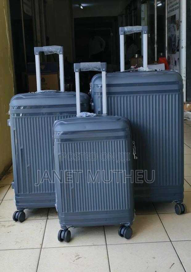 *3 in 1 Luxurious Unbreakable Suitcase With Double Zip Size 1 - thumbnail 9