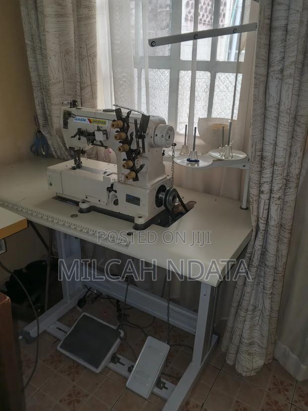Flat Lock Sewing Machine - thumbnail 3