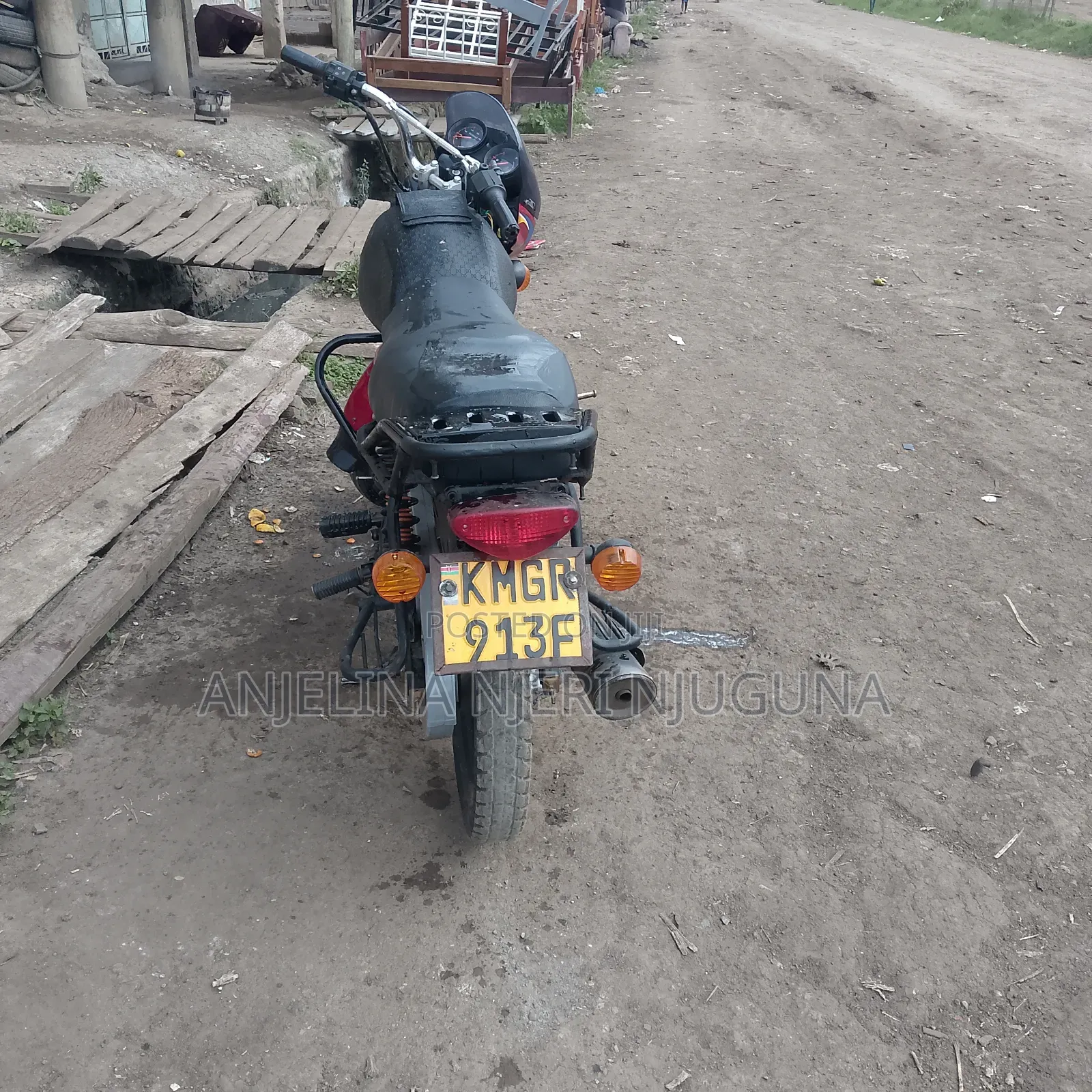 Bajaj Boxer 125 2025 Red