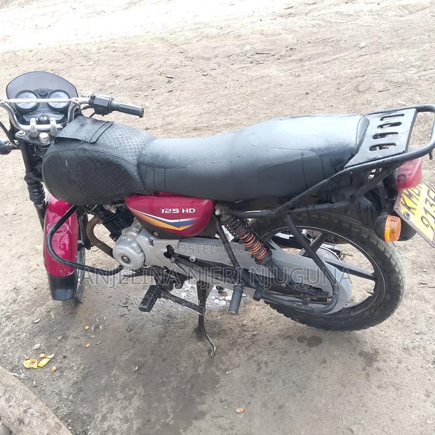 Bajaj Boxer 125 2025 Red - thumbnail 6