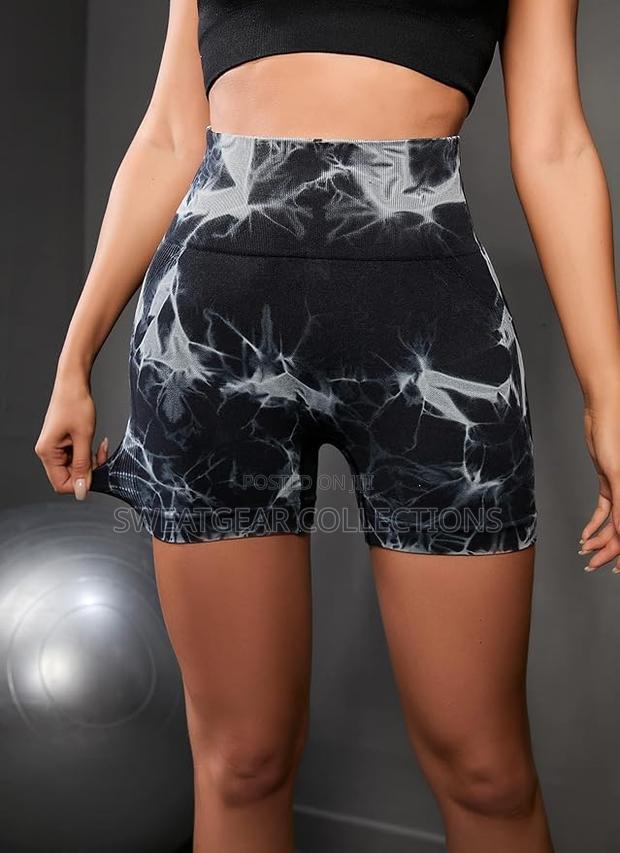 High Waisted Tie Dye Workout Seamless Biker Shorts - thumbnail 2
