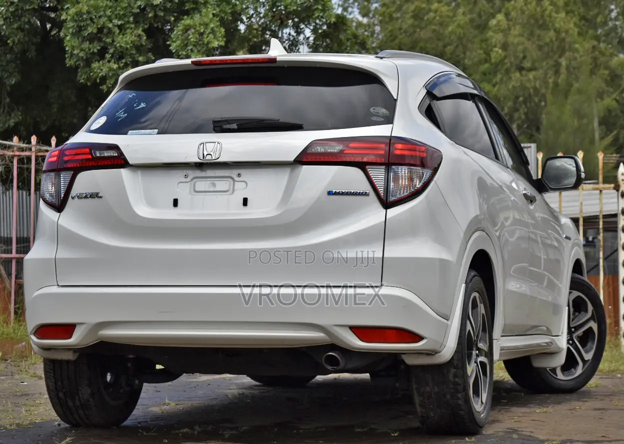 Honda Vezel 2018 White