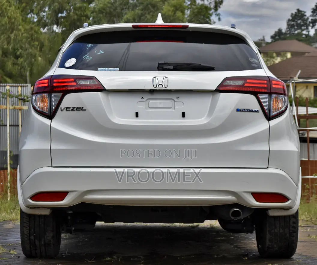 Honda Vezel 2018 White