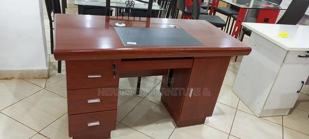 1.4m Executive Office Desk – Modern Wooden Office Table
