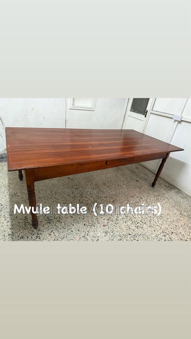 Big Table 10 Chairs - thumbnail 3