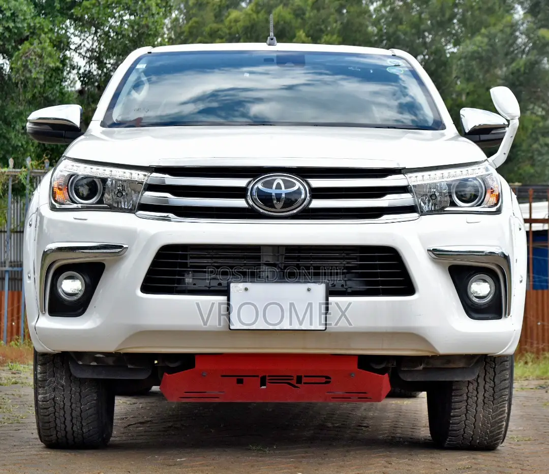 Toyota Hilux 2018 White