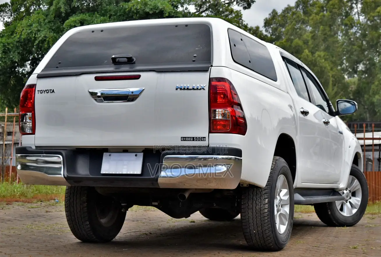 Toyota Hilux 2018 White