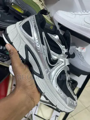 Nike P-7000