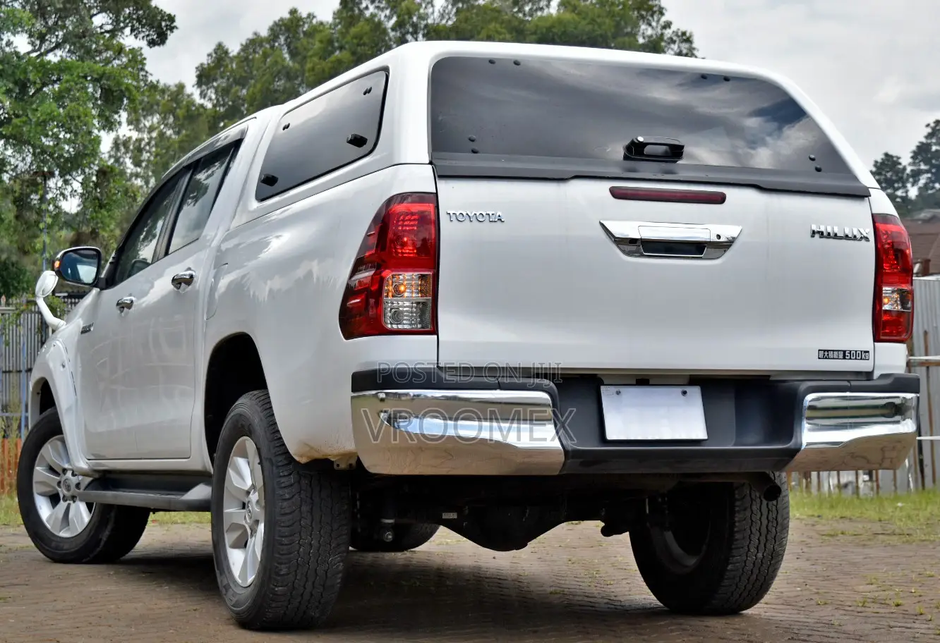 Toyota Hilux 2018 White
