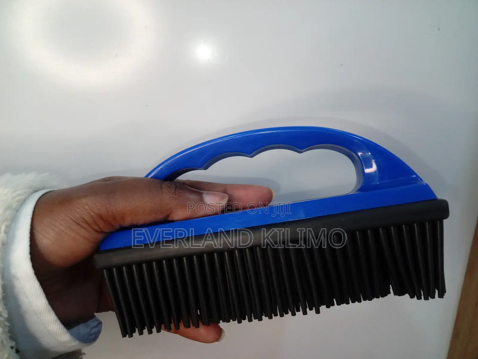Hair Removal Brush for Cows