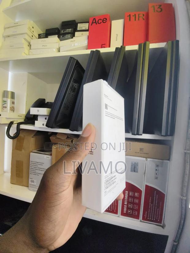 New Apple iPhone 15 Pro 256 GB - thumbnail 2