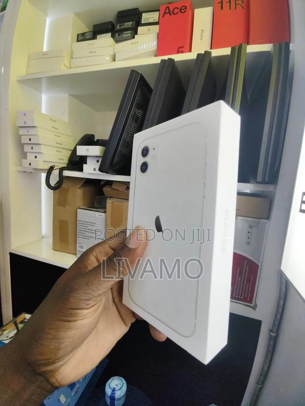 New Apple iPhone 11 128 GB - thumbnail 2