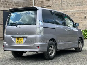 Toyota Voxy 2007 Gray