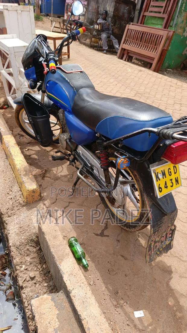 Honda CB 2023 Blue