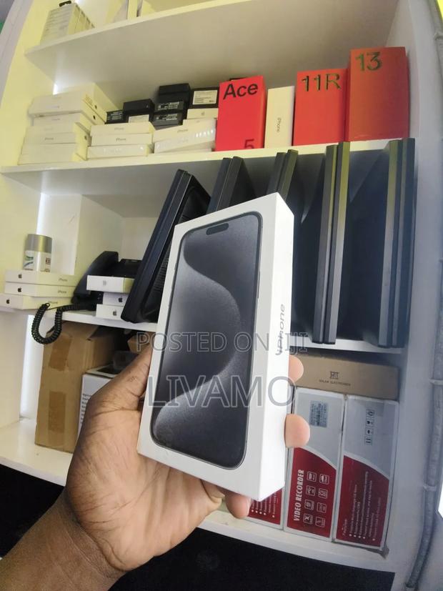 New Apple iPhone 15 Pro Max 256 GB - thumbnail 2