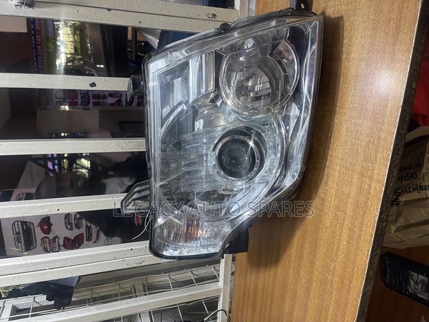 Mitsubishi Shogun Headlight - thumbnail 3