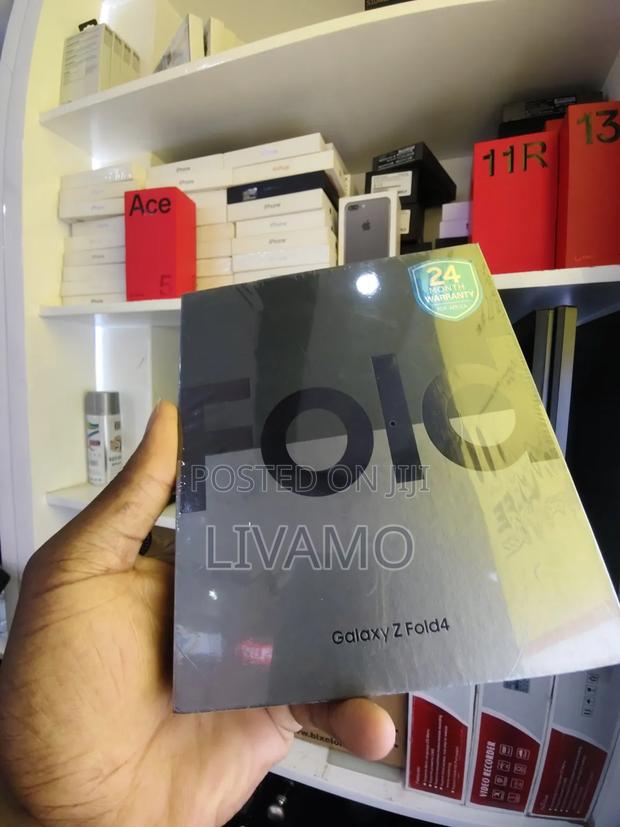 New Samsung Galaxy Z Fold4 256 GB Black