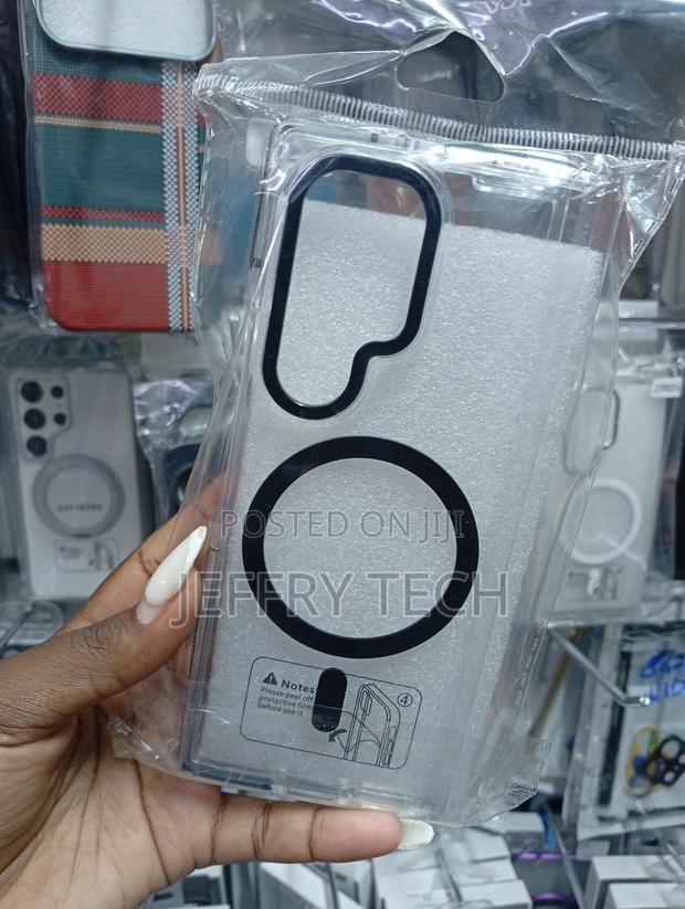 Transparent Magsafe-Compatible Phone Case - thumbnail 2
