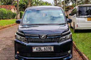 Toyota Voxy 2016 Blue