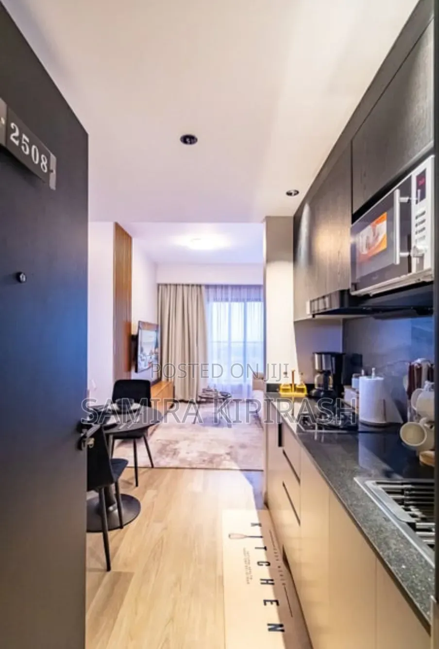 Modern Upperhill Studio With a Heated Rooftop Pool